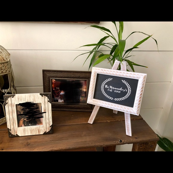 Rustic easel with vinyl design of your choice! - Picture 3 of 5